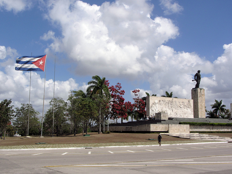 Mausoleum-Che-Guevara-1